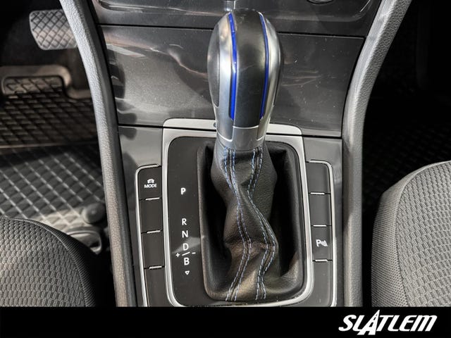 2019 VOLKSWAGEN GOLF - 24