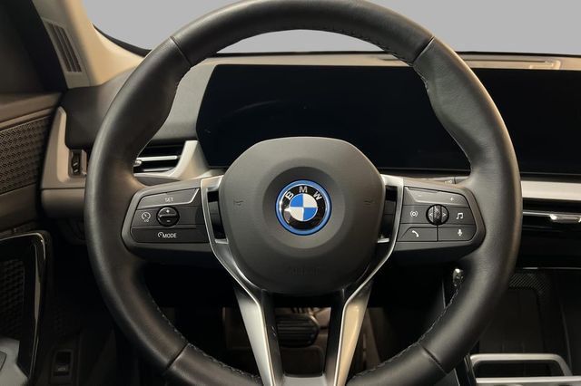 2023 BMW IX1 - 11