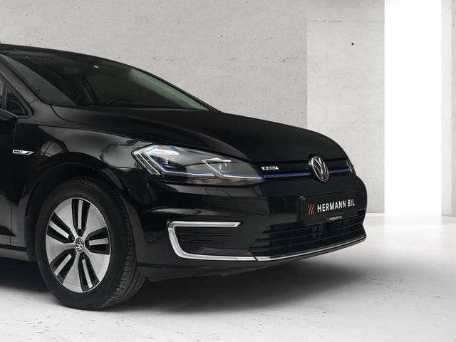 WVWZZZAUZJW901252 2018 VOLKSWAGEN GOLF-2