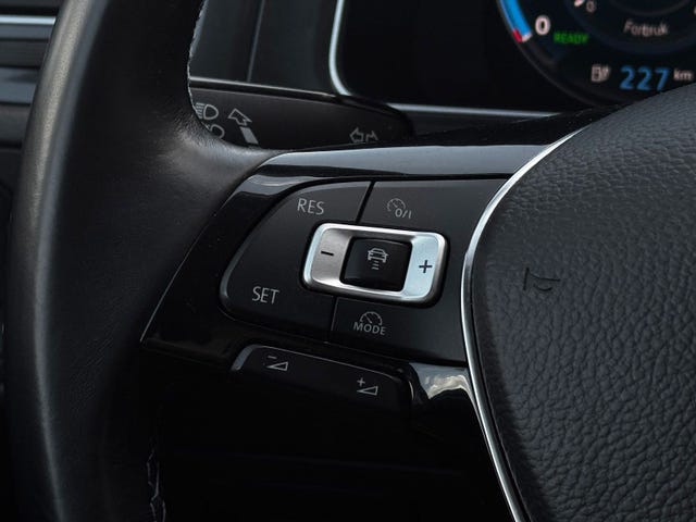 2018 VOLKSWAGEN GOLF - 19