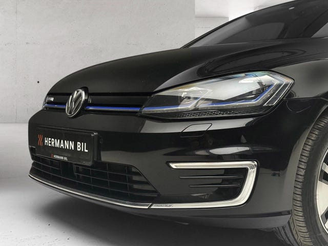 WVWZZZAUZJW901252 2018 VOLKSWAGEN GOLF-1