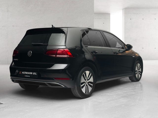 WVWZZZAUZJW901252 2018 VOLKSWAGEN GOLF-4