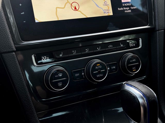 2018 VOLKSWAGEN GOLF - 18