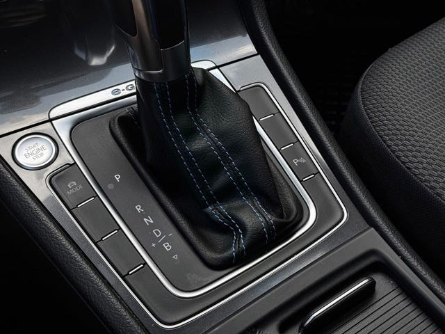 2018 VOLKSWAGEN GOLF - 24