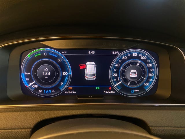 2019 VOLKSWAGEN GOLF - 19
