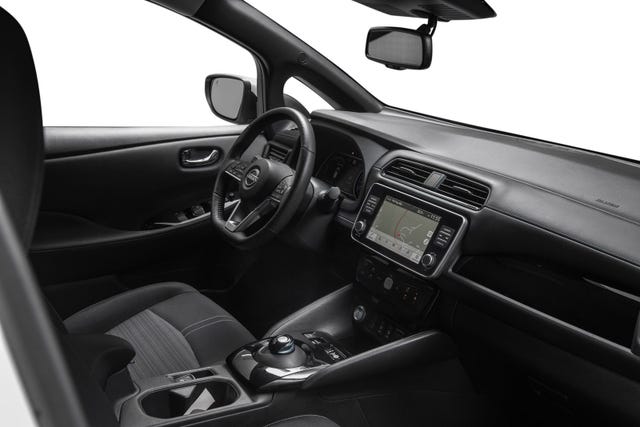 2022 NISSAN LEAF - 25