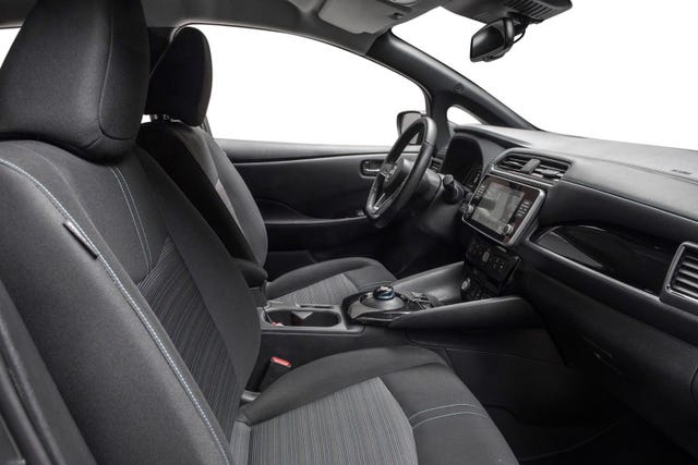 2022 NISSAN LEAF - 24