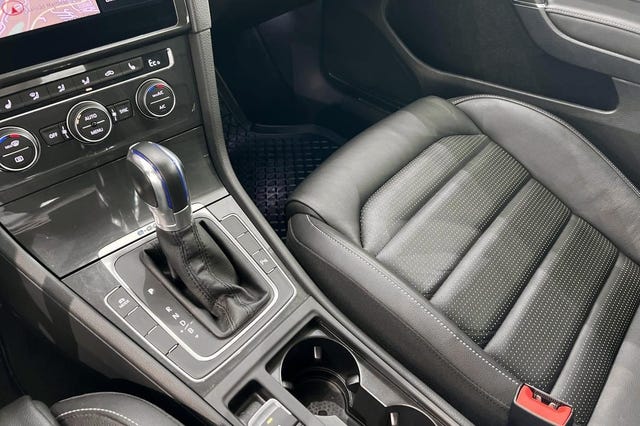 2018 VOLKSWAGEN GOLF - 12