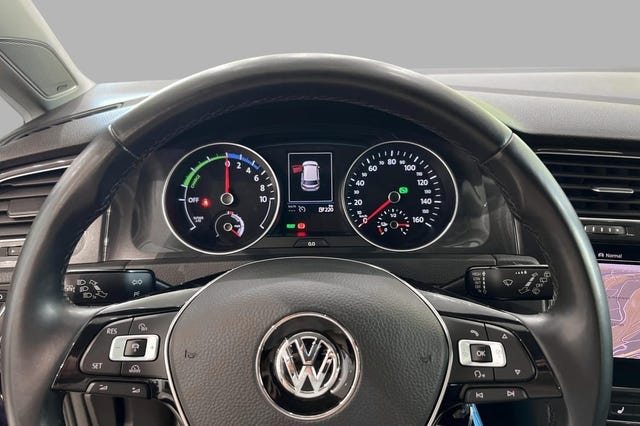 2018 VOLKSWAGEN GOLF - 10