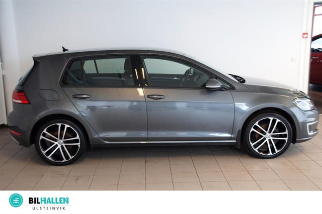 WVWZZZAUZJW913235 2018 VOLKSWAGEN GOLF-2