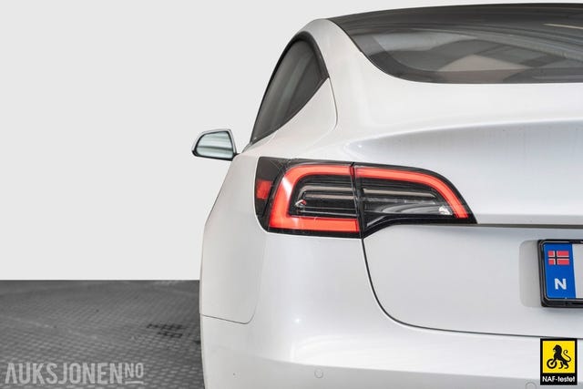 2022 TESLA MODEL 3 - 9