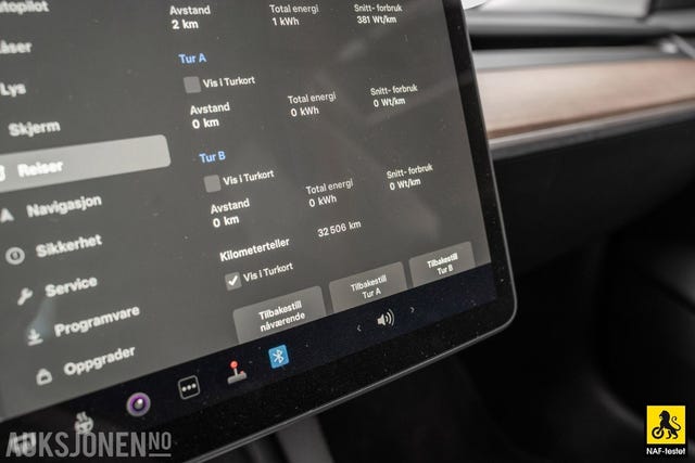 2022 TESLA MODEL 3 - 27