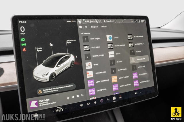 2022 TESLA MODEL 3 - 31