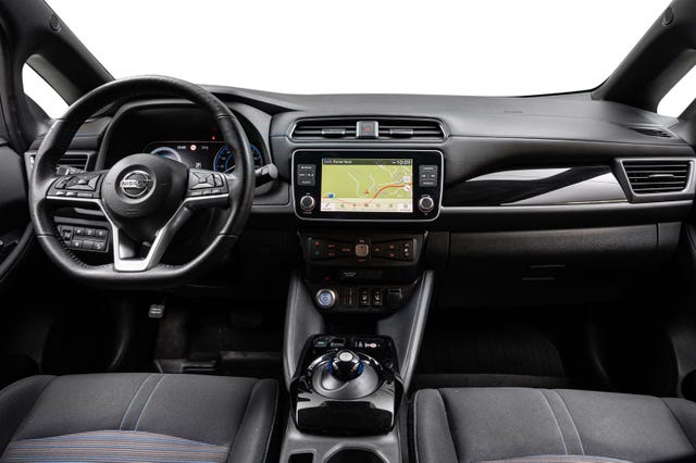 2022 NISSAN LEAF - 10