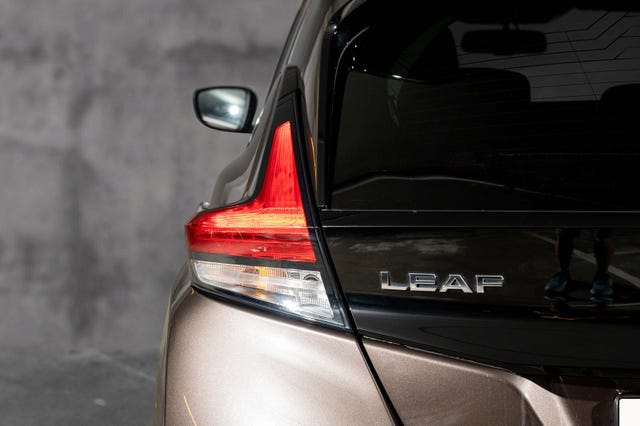 2022 NISSAN LEAF - 8