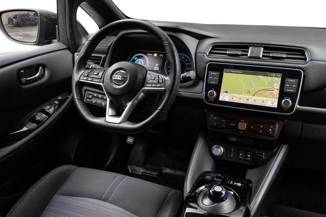 2022 NISSAN LEAF - 25