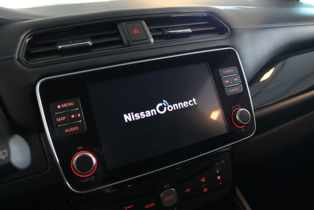 2022 NISSAN LEAF - 15