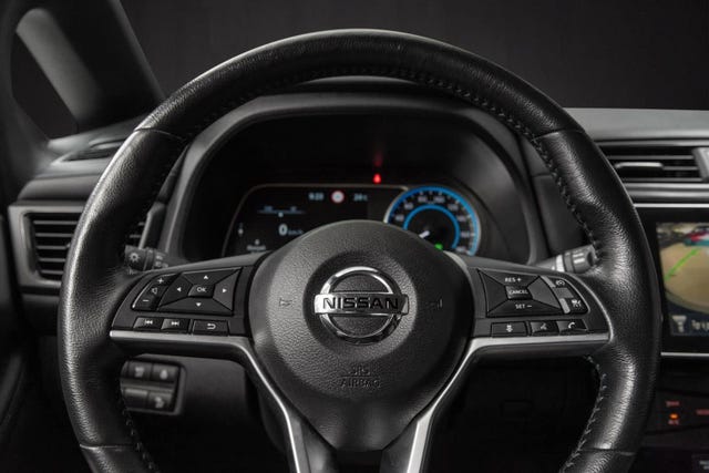 2021 NISSAN LEAF - 11