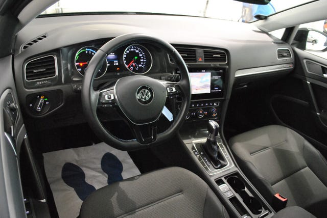 2018 VOLKSWAGEN GOLF - 9