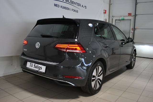 WVWZZZAUZJ8900944 2018 VOLKSWAGEN GOLF-2