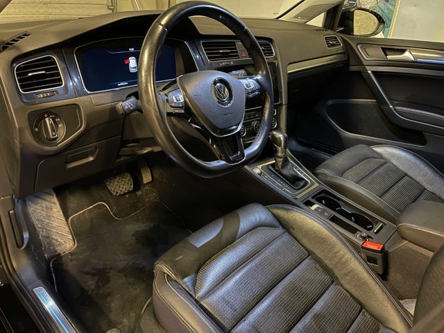 2018 VOLKSWAGEN GOLF - 18