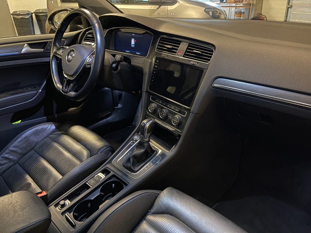 2018 VOLKSWAGEN GOLF - 12