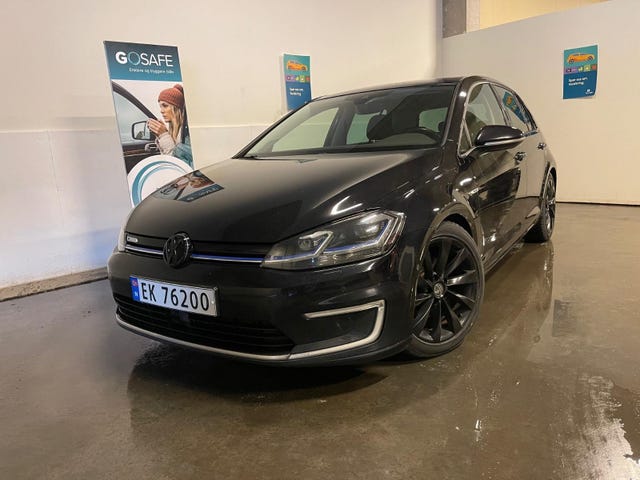 WVWZZZAUZJW910593 2018 VOLKSWAGEN GOLF-0