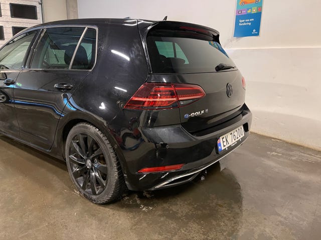 WVWZZZAUZJW910593 2018 VOLKSWAGEN GOLF-2
