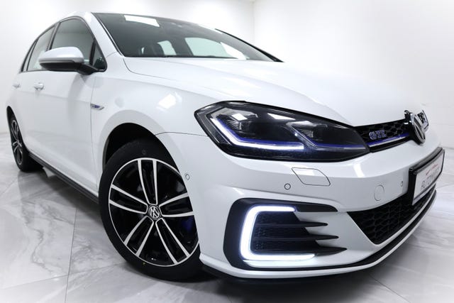 WVWZZZAUZJW802731 2018 VOLKSWAGEN GOLF-1