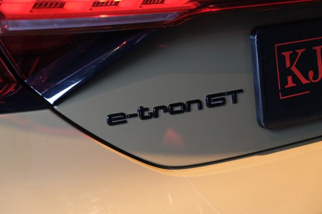 2022 AUDI E-TRON GT - 16