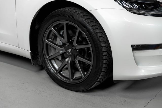5YJ3E7EB9KF459582 2019 TESLA MODEL 3-4