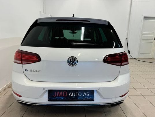 WVWZZZAUZJW901216 2018 VOLKSWAGEN GOLF-4