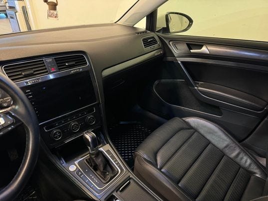 2018 VOLKSWAGEN GOLF - 13