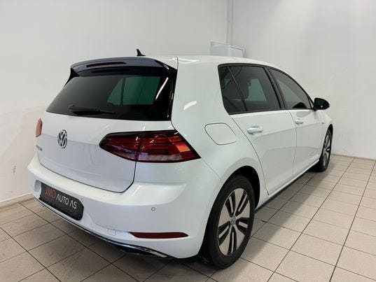 WVWZZZAUZJW901216 2018 VOLKSWAGEN GOLF-3