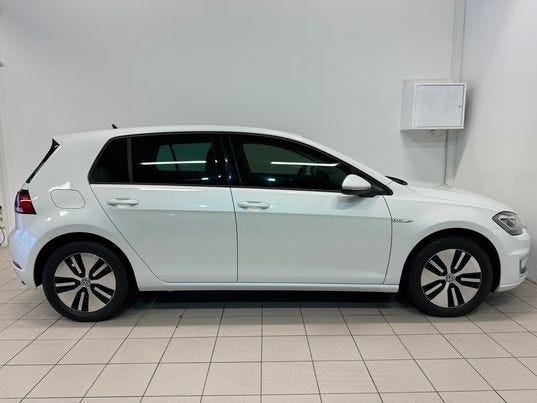 WVWZZZAUZJW901216 2018 VOLKSWAGEN GOLF-5