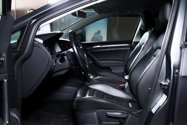 2019 VOLKSWAGEN GOLF - 24