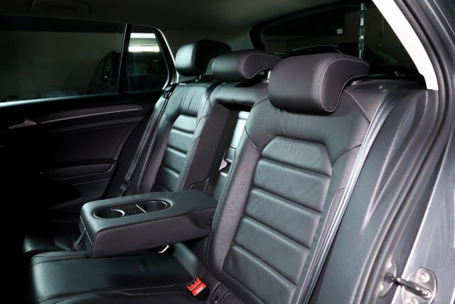 2019 VOLKSWAGEN GOLF - 30