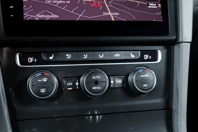2019 VOLKSWAGEN GOLF - 18