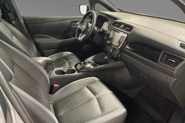2021 NISSAN LEAF - 10