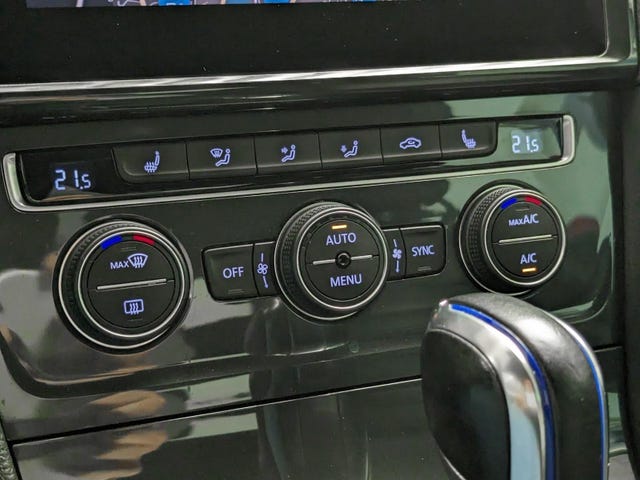 2019 VOLKSWAGEN GOLF - 22
