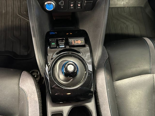 2020 NISSAN LEAF - 12
