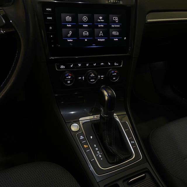 2018 VOLKSWAGEN GOLF - 31
