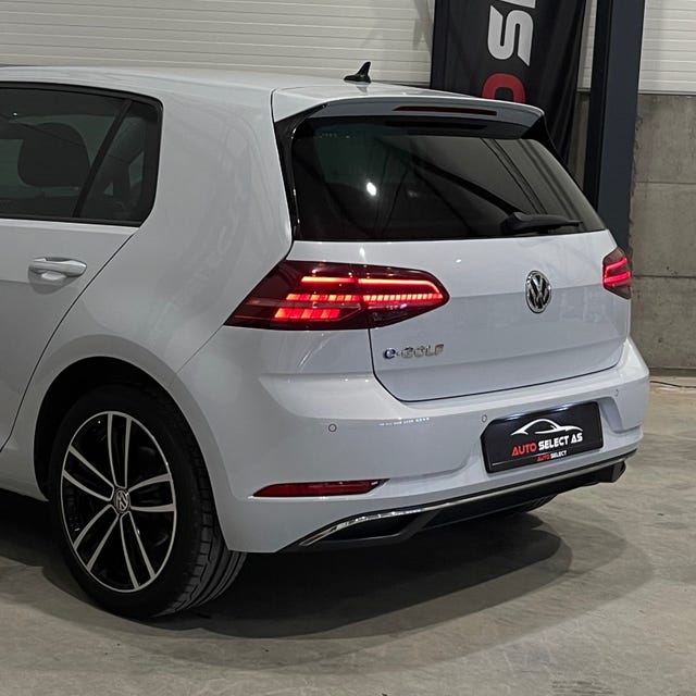 2018 VOLKSWAGEN GOLF - 10