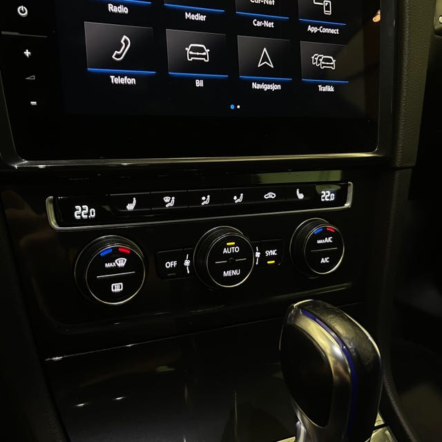 2018 VOLKSWAGEN GOLF - 33