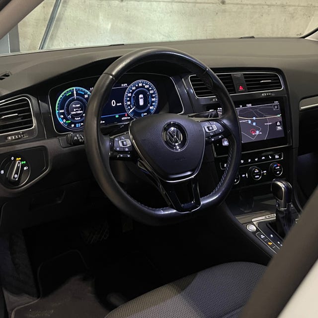 2018 VOLKSWAGEN GOLF - 25