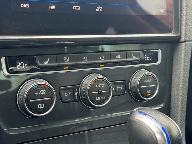 2019 VOLKSWAGEN GOLF - 17