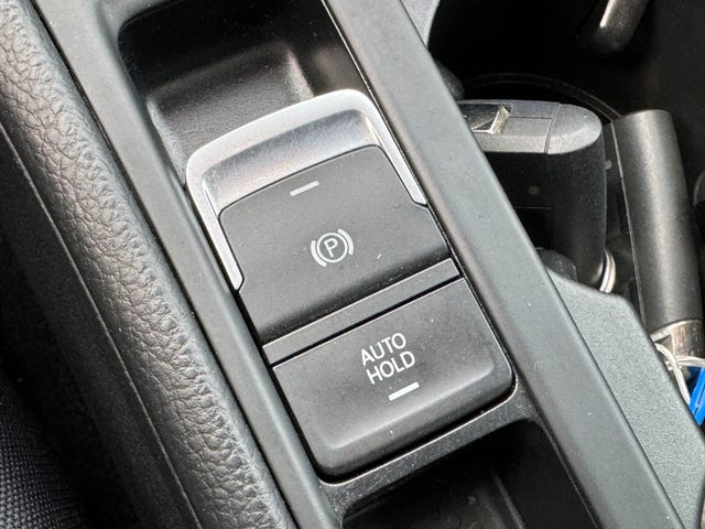 2019 VOLKSWAGEN GOLF - 19
