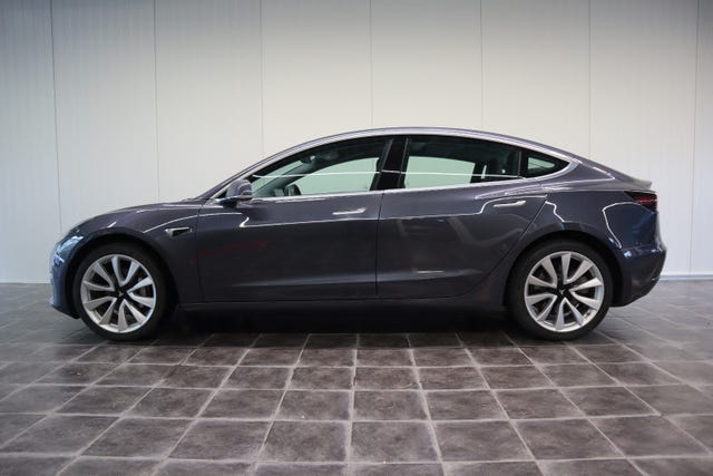 5YJ3E7EB8KF420515 2019 TESLA MODEL 3-4