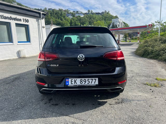 WVWZZZAUZJW911470 2018 VOLKSWAGEN GOLF-3