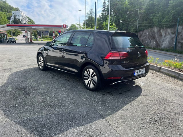 WVWZZZAUZJW911470 2018 VOLKSWAGEN GOLF-2
